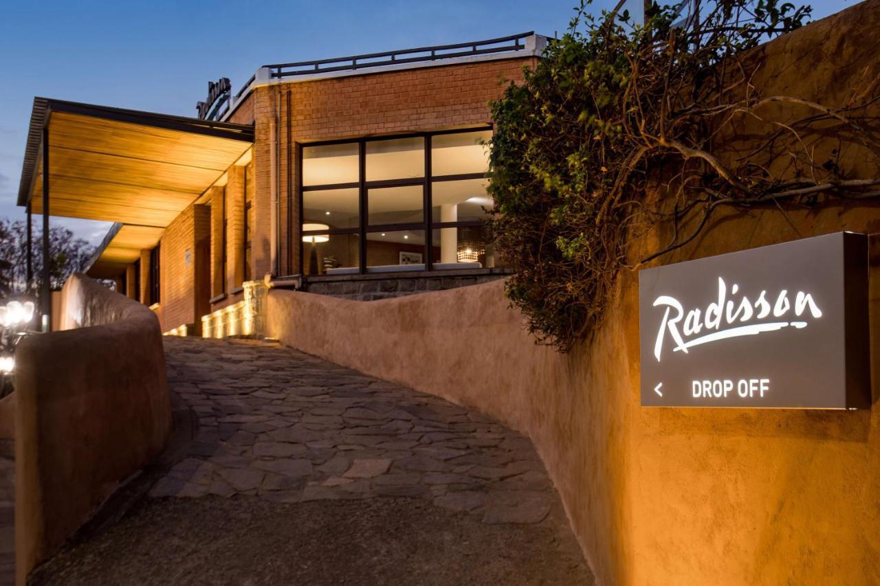 Radisson Hotel Tamboho Waterfront Antananarivo Exterior foto